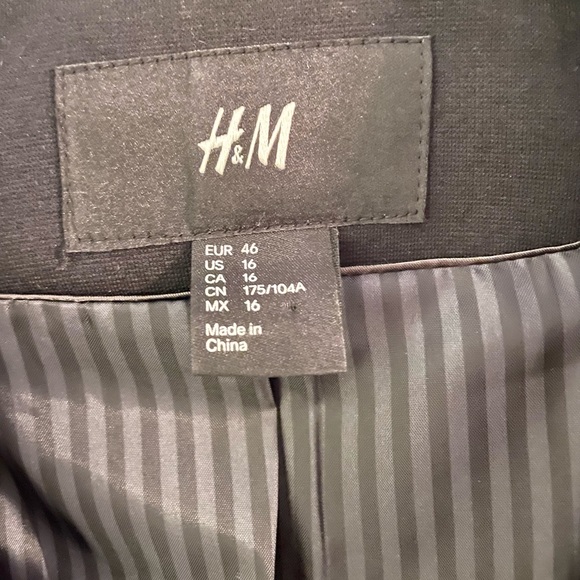 H&M black blazer US size 16 - Picture 4 of 16